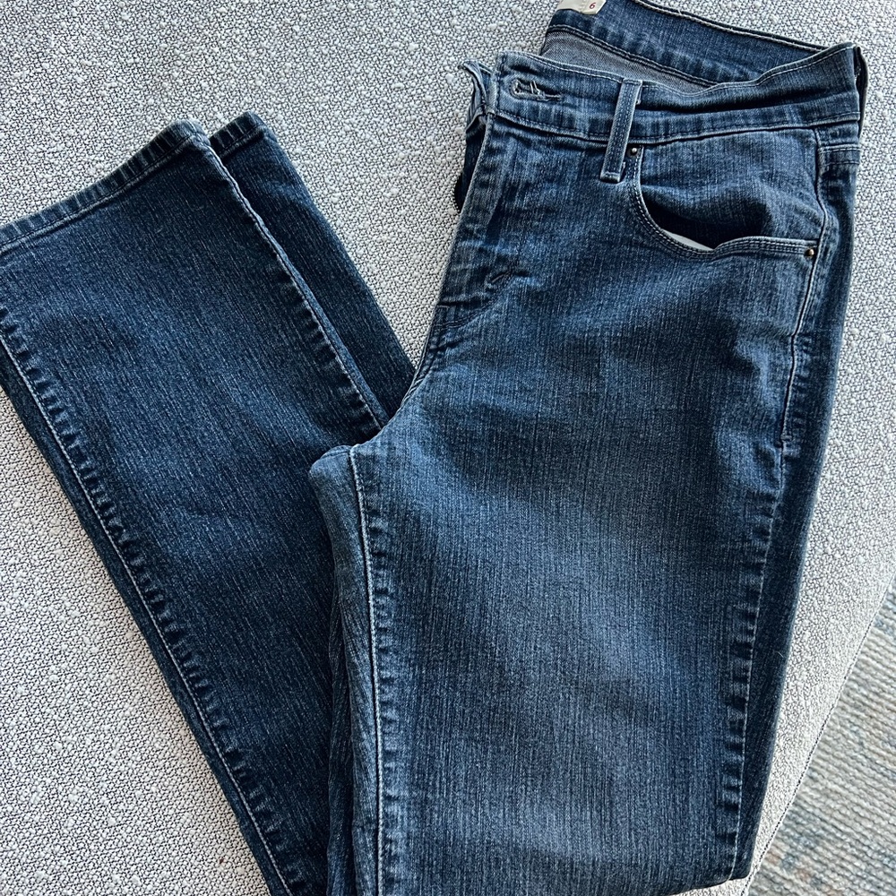 Levi's Dark Wash Women's Jeans
